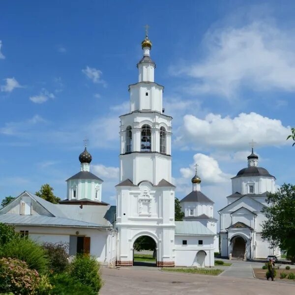 Рыльск рыльский монастырь. Рыльский Свято-Николаевский мужской монастырь. Свято Николаевский монастырь Рыльск. Храм Рыльск мужской монастырь.