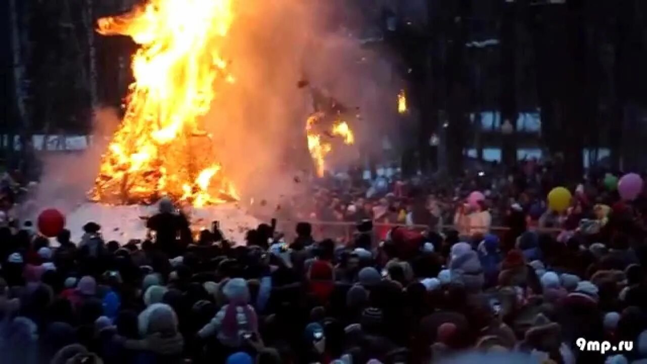 Сжигание чучела пенза. Сожжение Масленицы Пенза парк Белинского. Пенза Спутник сжигание чучела. Сжигание чучела на Масленицу Спутник Пенза. Масленица Пенза.