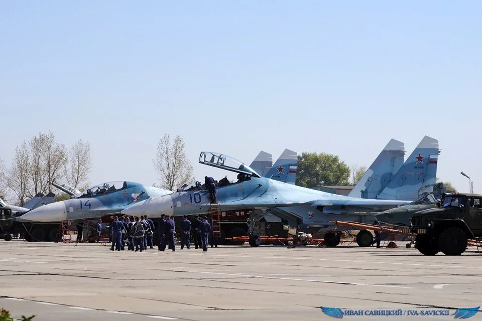 Приморско-ахтарск аэропорт. Похороны рагимарагимли. Кущевка аэродром новости. Аэродром кущевская краснодарский край. Л-39 самолет.