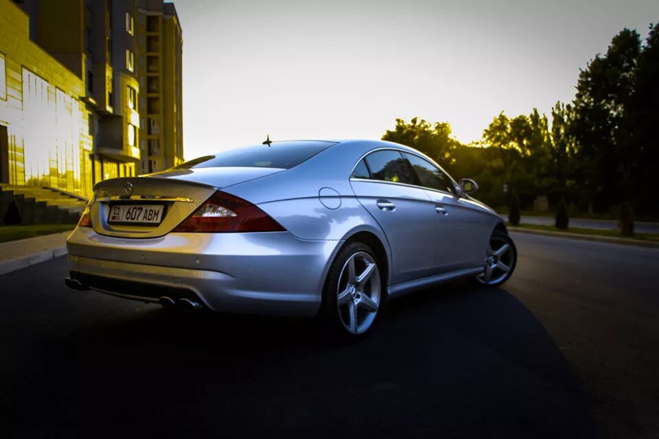 Мерседес банан CLS 219. Mercedes-Benz CLS 500 w219. Мерседес банан CLS 500. Mercedes-Benz CLS 500 w218. Цлс банан цена