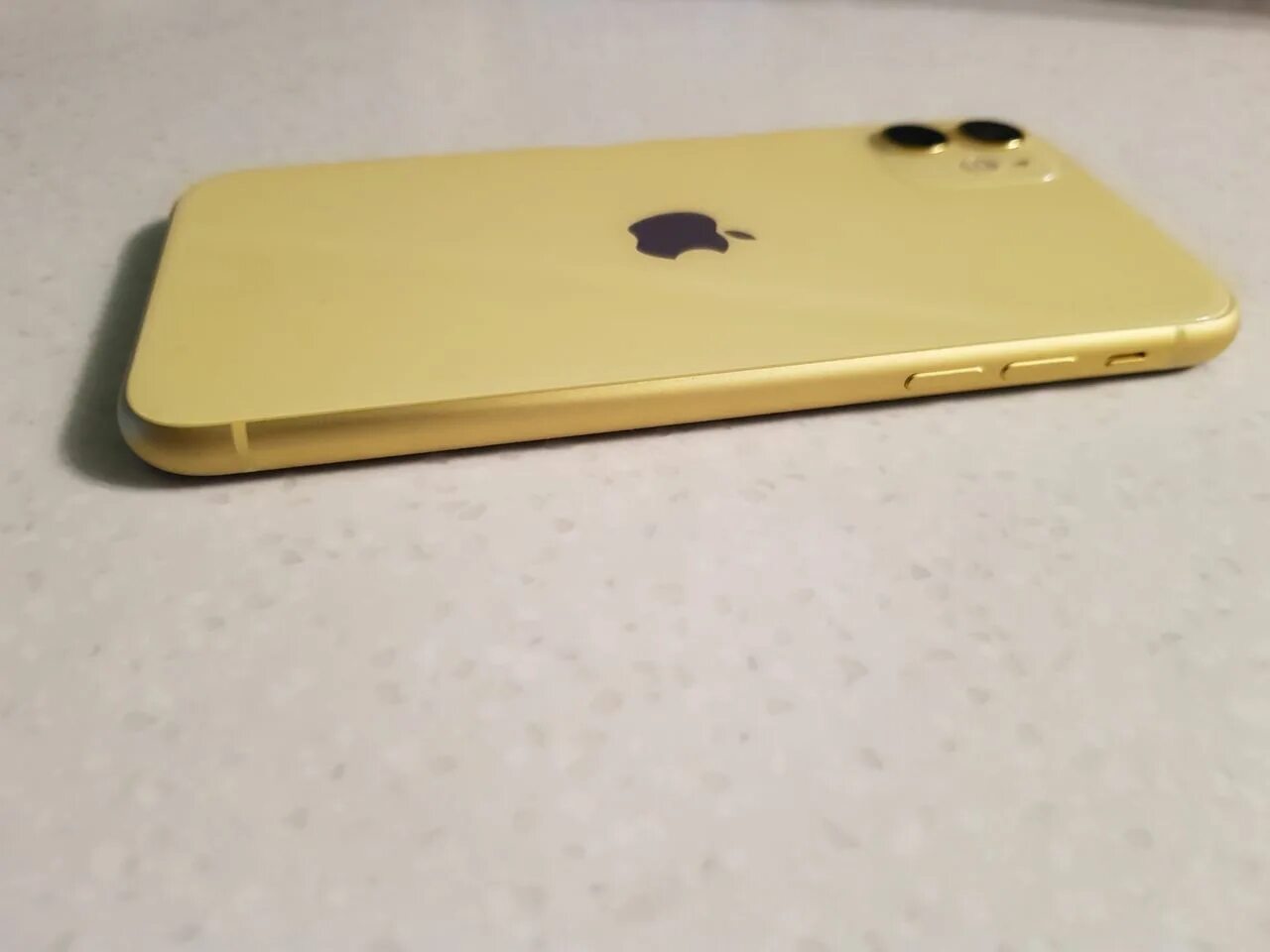 Iphone 11 64gb Yellow. Apple iphone 11 128gb Yellow. Iphone 11 64 GB желтый. Айфон 11 жёлтый 128 ГБ. Iphone 15 бежевый