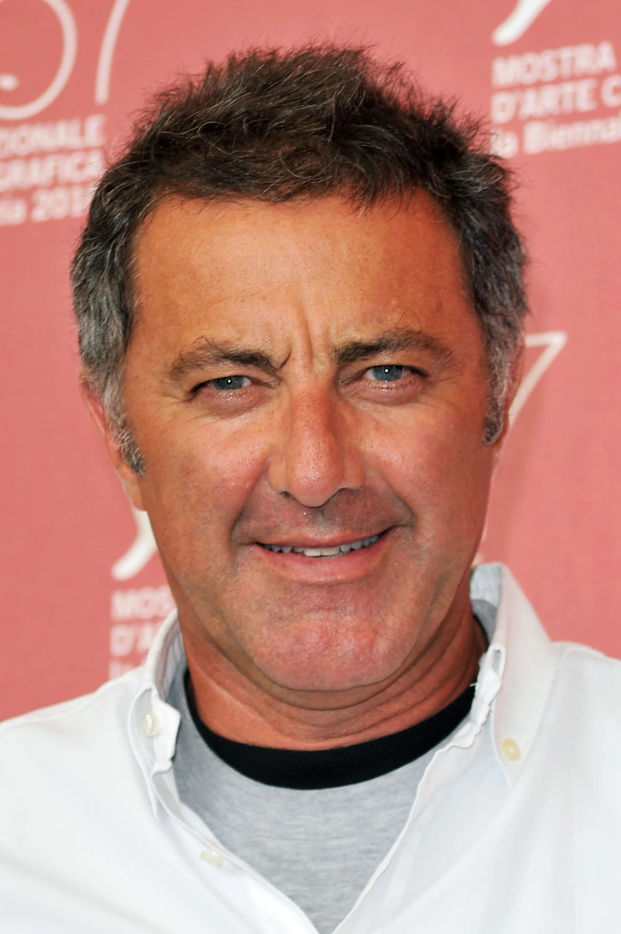 Анджелика барбарески. Лука барбарески молодой. Итальянский актер лука барбарески. Лука барбарески с женой. Анджелика барбарески.