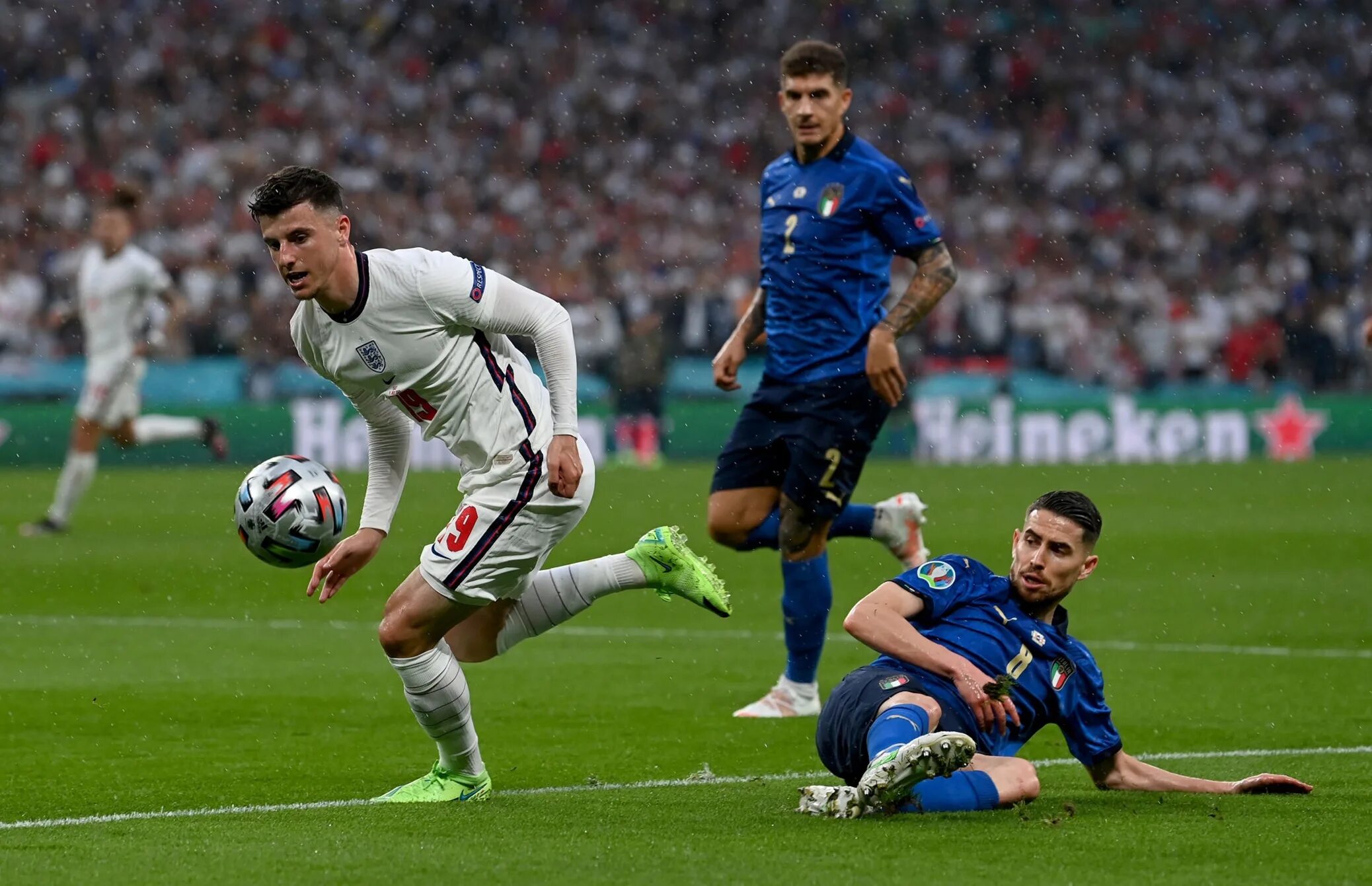 Italian england. Матч англия италия 2021 финал. Сборная италии чемпион европы 2020. Бонуччи леонардо сборная италии. Italian england.