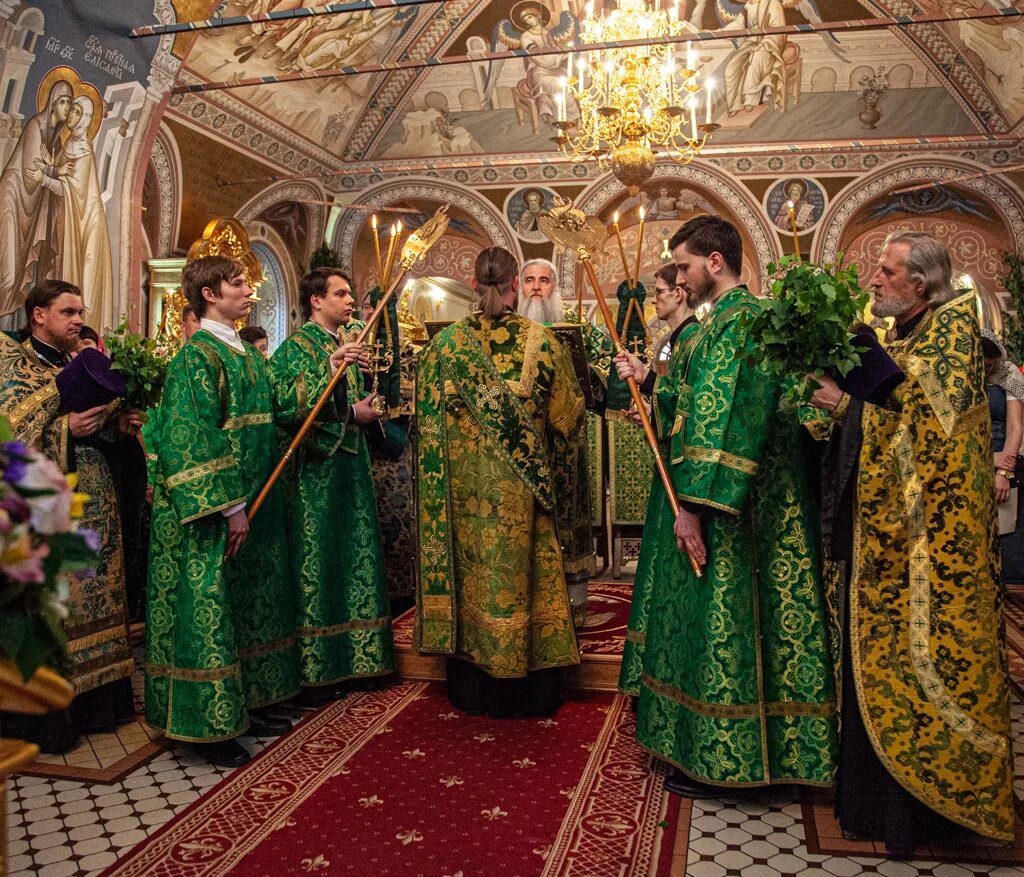 Воскресная всенощная. Всенощное бдение что это такое в православии. Всенощное бдение , Свято-Троицкий.