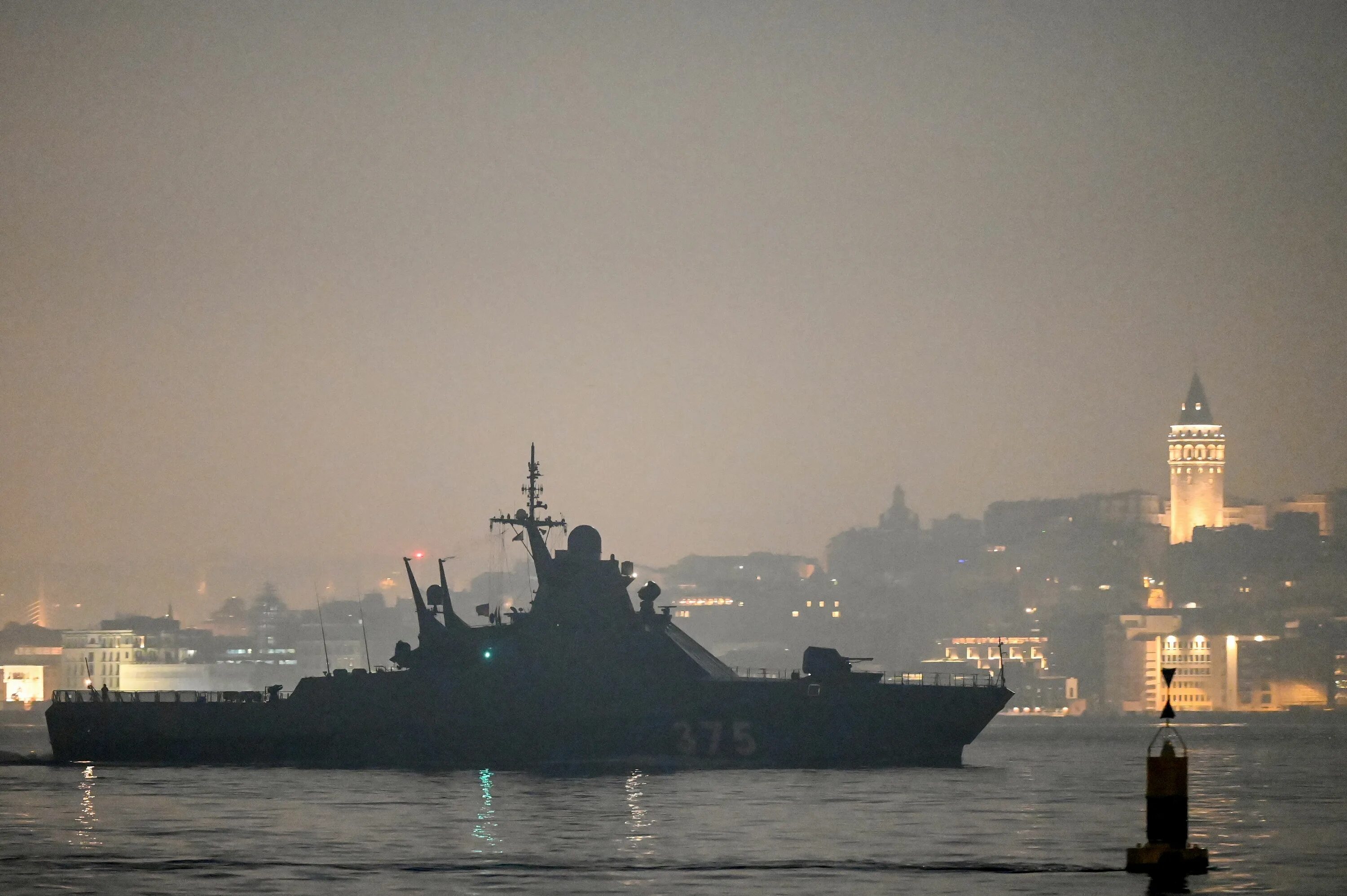 Фрегат f-493 tcg «gelibolu». Босфор и средиземное море. Турция корабль босфор. Фрегаты турции. Российский корабль турецкая.