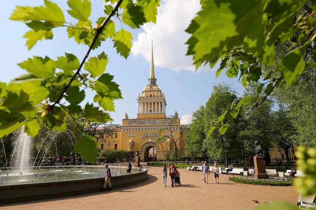 Александровский лист. Александровский сад и адмиралтейство. александровский парк адмиралтейство. фонтан у адмиралтейства в санкт-петербурге. адмиралтейство санкт-петербург осень.