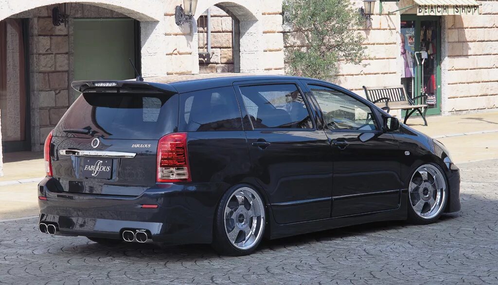 Wish тюнинг. Toyota wish 2003 tuning. toyota wish 2010 tuning. toyota wish 2003 в обвесе. toyota wish tuning.