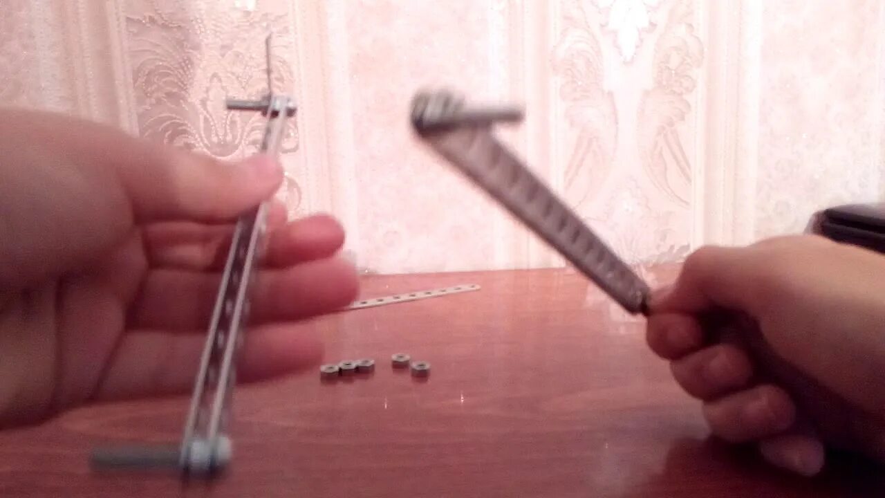 Как сделать из конструктора нож. Нож бабочка из железного конструктора. нож из железного конструктора. нож бабочка из металлического конструктора. ножик бабочка из металлического конструктора.