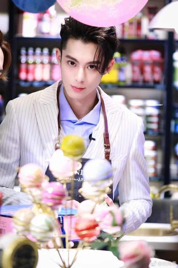 Сад падающих 9. Дорама сад падающих звёзд softbox на русском. Ф4 сад падающих звезд. Сад падающих звёзд 2018 дорама. Гуань хун.