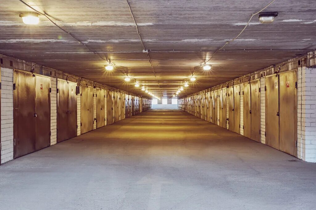 гаражи в марьино рядом с озером. 61 а/c мгса. марьинский парк 7. двухсторонняя парковка 18 метров. гаражи марьино.