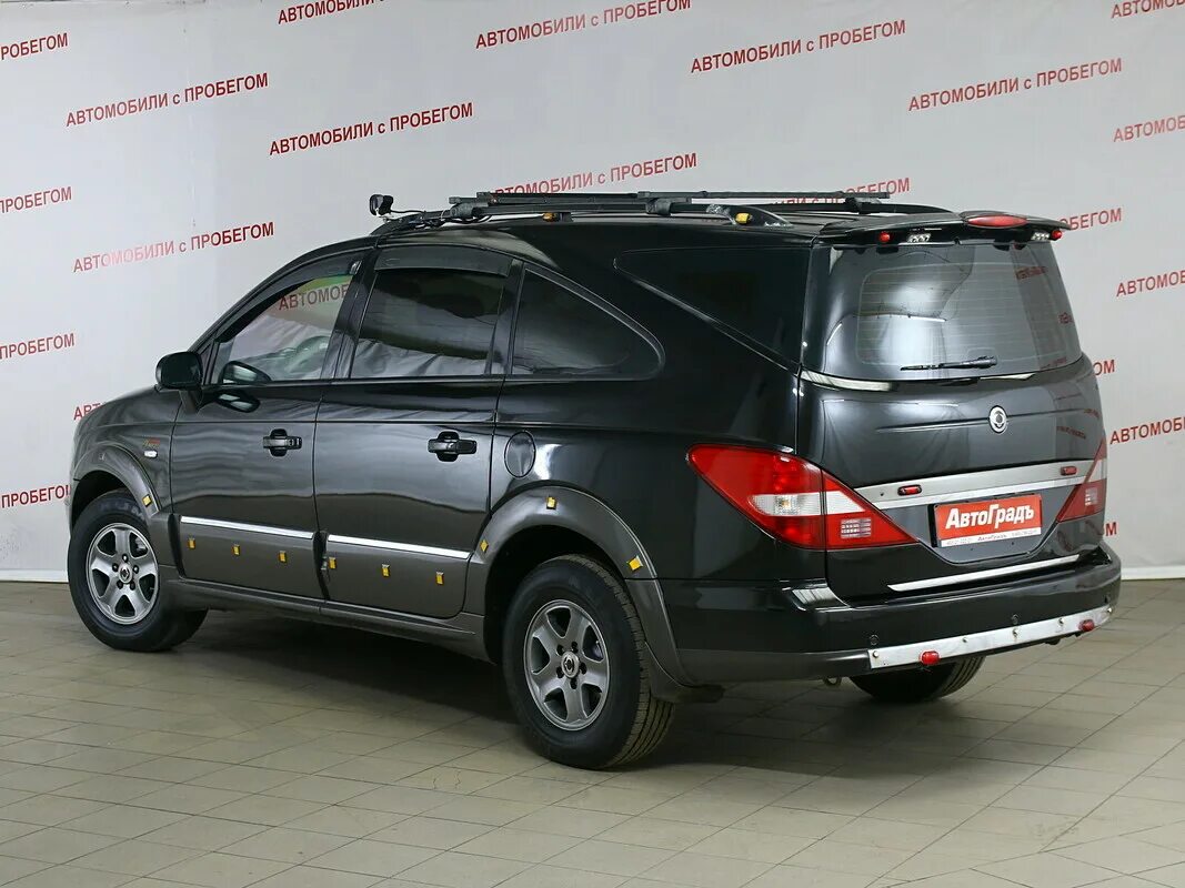 Санг енг купить спб. SSANGYONG Rodius 2006. Саньенг Родиус 2. SSANGYONG Rodius 2.7 at. SSANGYONG Rodius 2015.