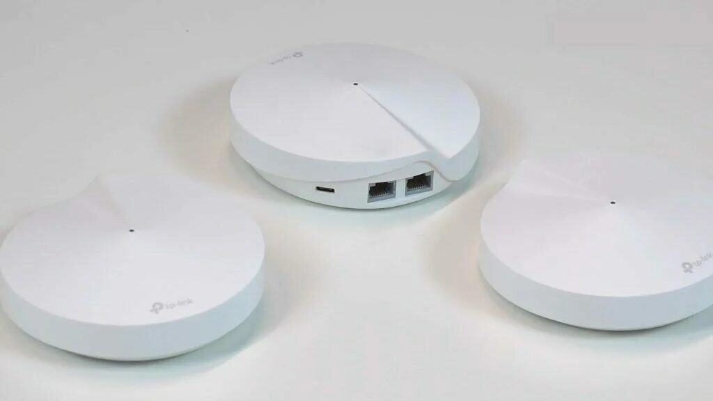 Tp link mesh m5. Tp-link deco m5. mesh роутер tp-link deco m9 plus, ac2200. tp-link deco m5 на стене. tp link deco m4 вид сверху.