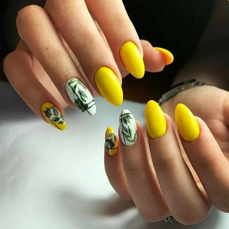 Желтые ногти. Жёлтые ногти маникюр. Красивые ногти желтого цвета. Ногти в желтых тонах. Дизайн желтых ногтей 2024