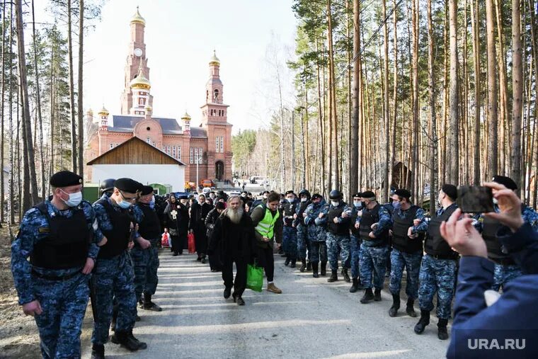 Казань 14 апреля. Монастырь Спорительница хлебов. Монастырь Спорительница хлебов Екатеринбург. Среднеуральский женский монастырь 2022. Среднеуральский женский монастырь послушницы.