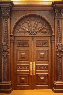 Театральная дверь