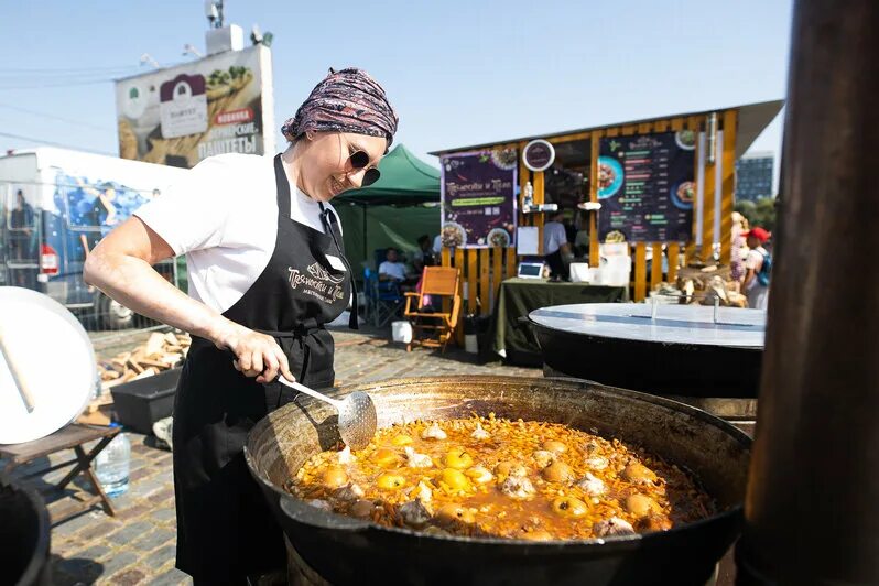 Kaliningrad street food. Kaliningrad street food. Kaliningrad street food. Фестиваль еды в калининграде. Фестиваль стрит фуда в калининграде.