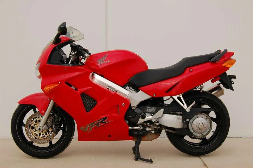 Хонда вфр поколения. Honda VFR 800 1998. Хонда ВФР 800. Honda VFR 800 5. Хонда ВФР 800 1998.