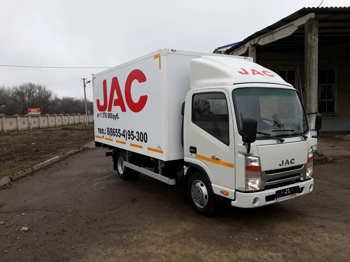 Работа на автомобиле 5 тонн. JAC n56 шасси. JAC n56 тент. JAC 56. JAC n200 изотермический.