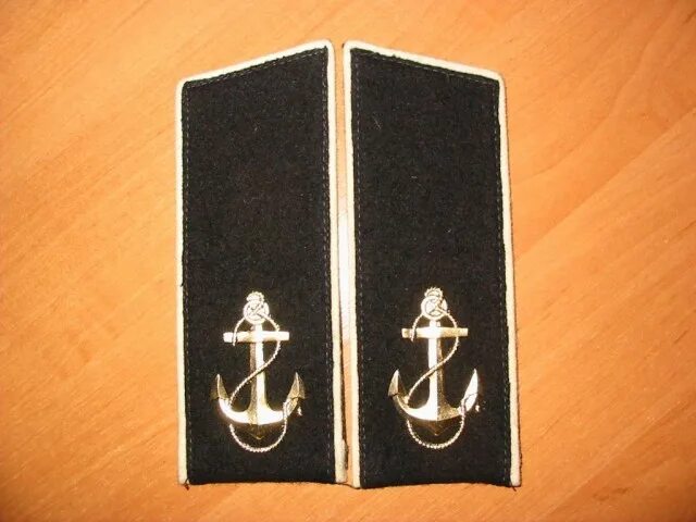 Погоны морских курсантов. Погоны у курсантов морфлота. Погоны с якорем. Погоны морских курсантов. Морские погоны курсанта.