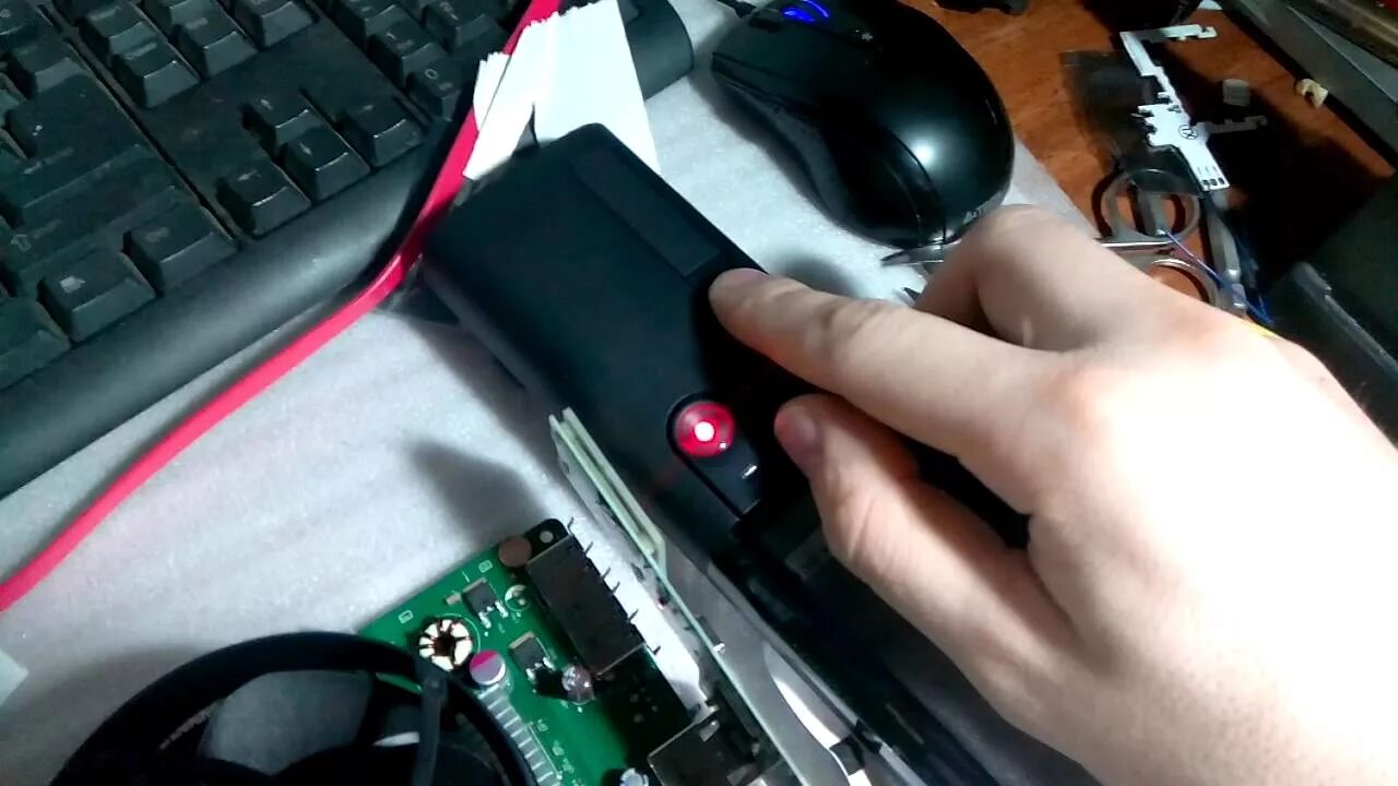 Сканер горит красным. Кнопка дисковода xbox 360. икс бокс 360 е кнопка питания. xbox 360 красный индикатор. xbox 360 slim блок питания горит красным.