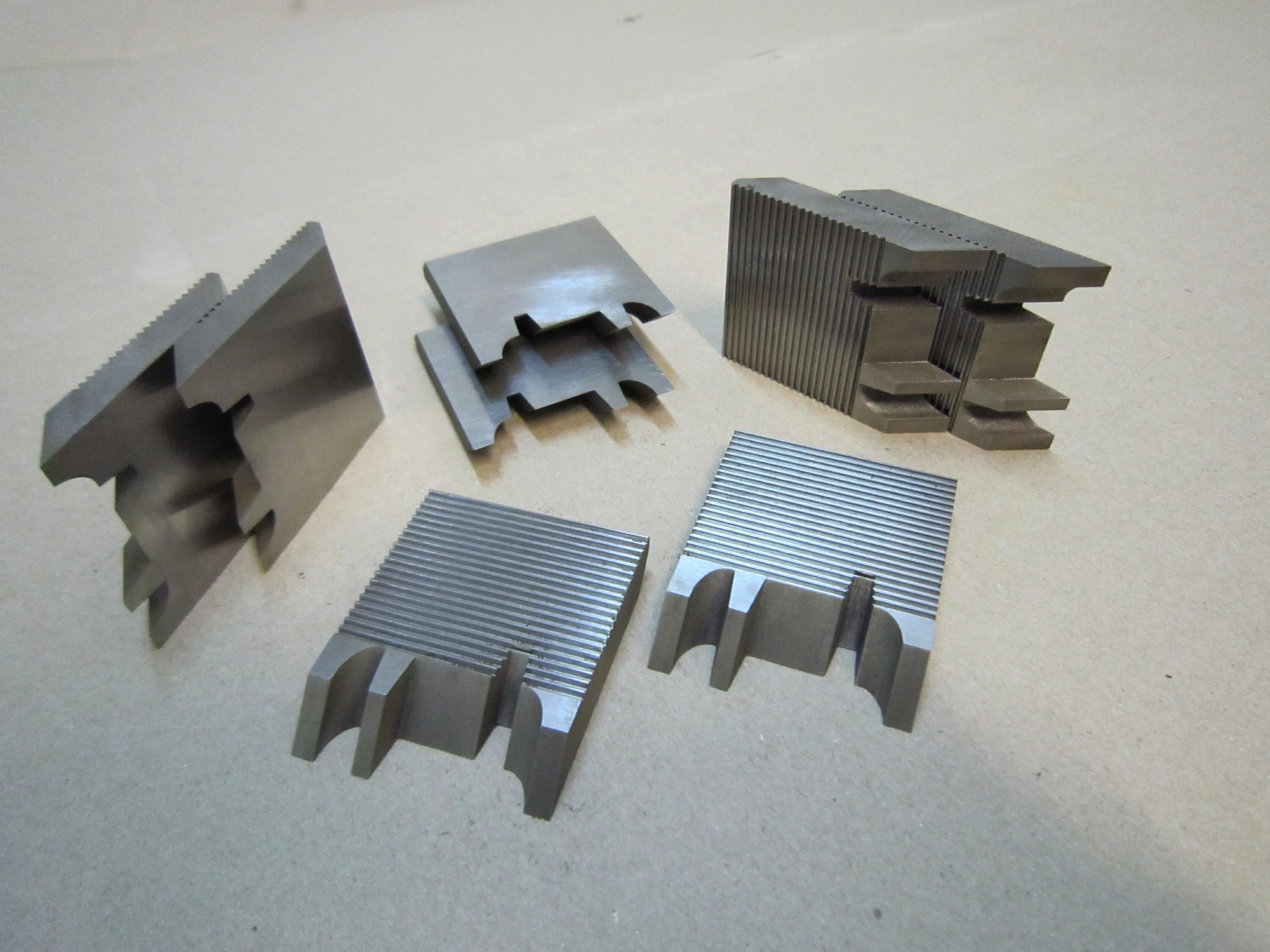 2. строгальный нож hss 210x19x3мм. ножи строгальные hss 500x30x3мм ид №165308. фреза для кромочного станка jet. нож для деревообрабатывающего станка 325мм.