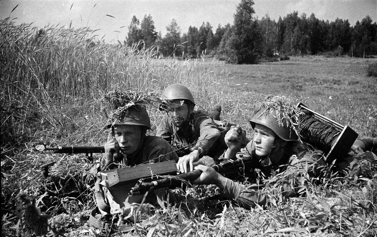 Про диверсантов вов 1941 1945. Разведчики вов 1941-1945. боец ркка 1941. первая мировая война 1941-1945. связисты вов 1941 1945.