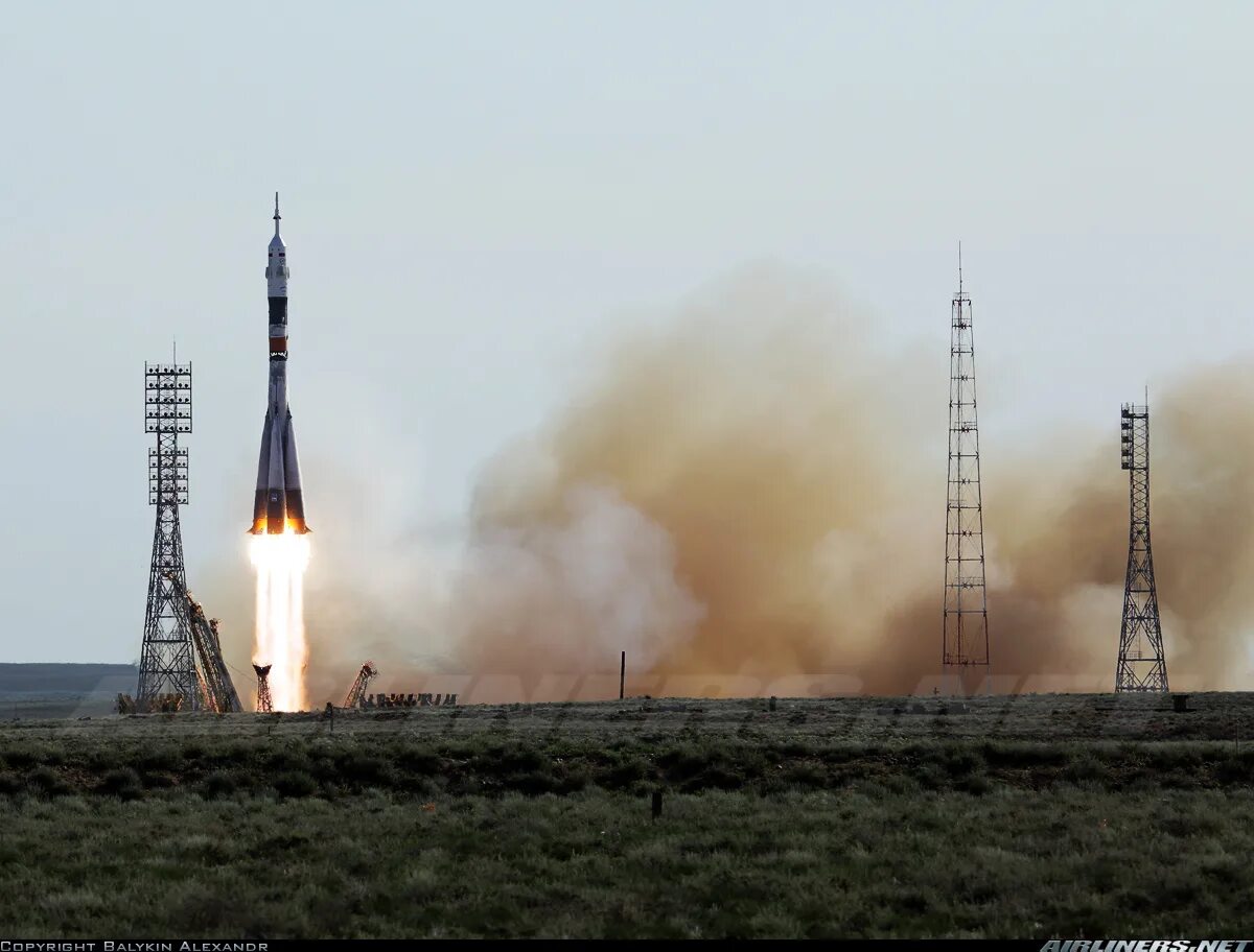 Р 7 союз. Союз тма-4. космодром байконур. ракета картинка. космодромы россии.