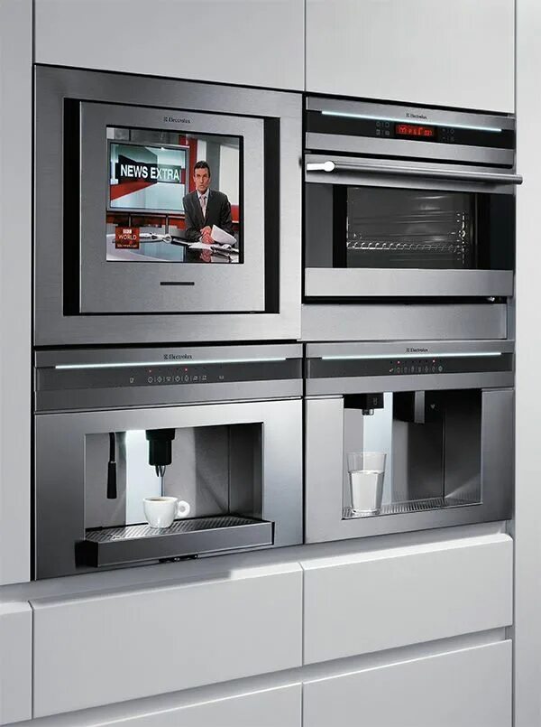 Встроенный телевизор Электролюкс. Встраиваемая техника для кухни Электролюкс. Встраиваемый телевизор для кухни Cameron tmw1502. Телевизор встроенный в кухню.
