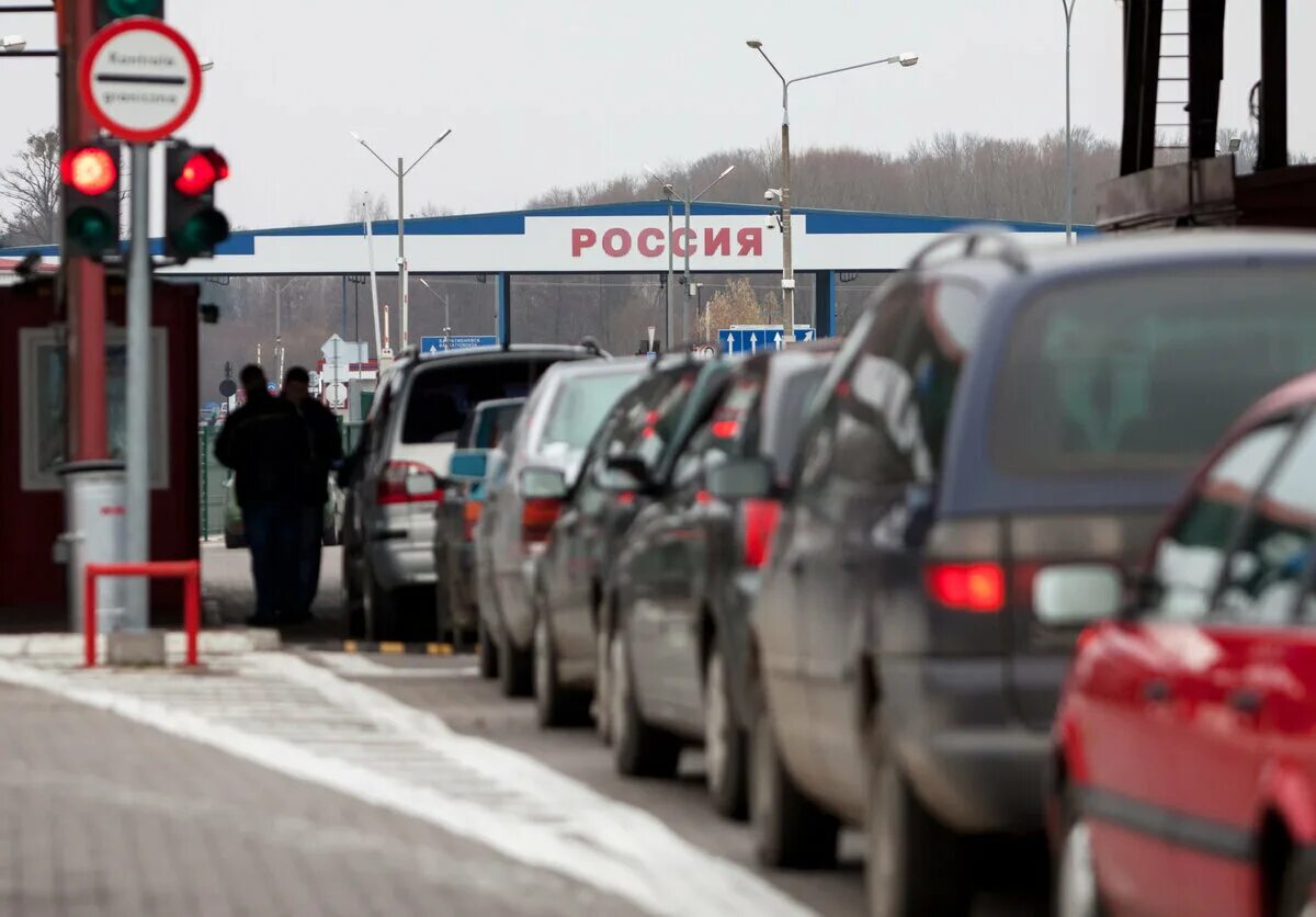 Отказ в выезде за границу. Ограничение на выезд за границу. Картинки запрет на выезд за границу. Беспошлинный ввоз товаров. Товары перемещаемые через таможенную границу.