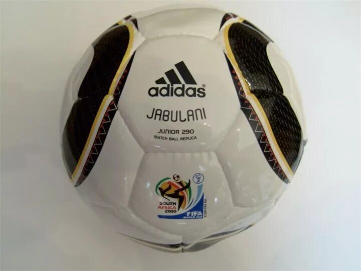 Самой дорогой мяч. Самый дорогой мяч адидас. Золотой мяч адидас. Мяч футбольный дологой. Самый дорогой мячик в мире.