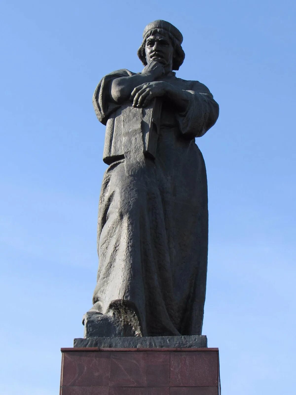 Франциск скорина памятник. Памятники скорине. Франциск скорина статуя. Памятник франциску скорине в полоцке. Памятники скорине.