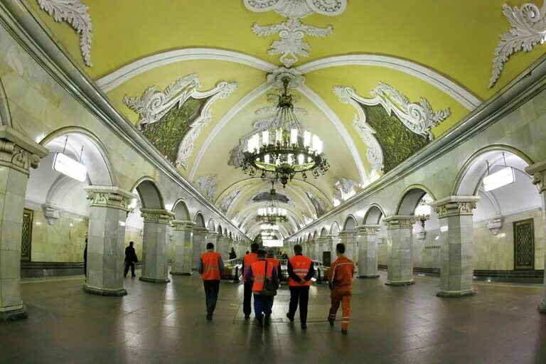 Станция метро комсомольская кольцевая. Районы москвы метро комсомольская. Станция комсомольская-кольцевая московского метрополитена. Станция комсомольская кольцевая. Станция комсомольская кольцевая.