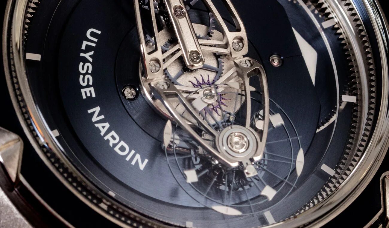 Как проверить швейцарские часы. Ulysse Nardin Freak Vision. Ulysse Nardin Vision 2505-250. Часы Ulysse Nardin Freak. Улисс Нордин фрик 2022.