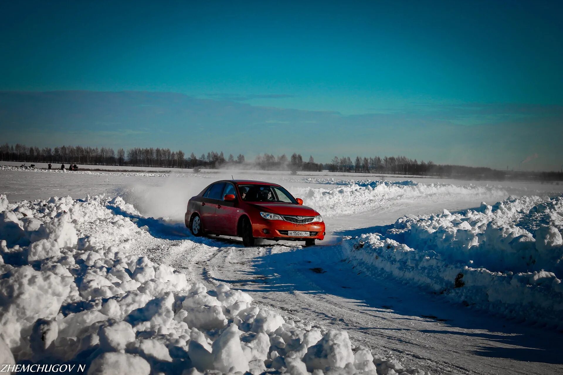 Drifting snow. Volvo зимний дрифт. Зимние автогонки. Машины гоночные зима. Гоночная машина зимой.