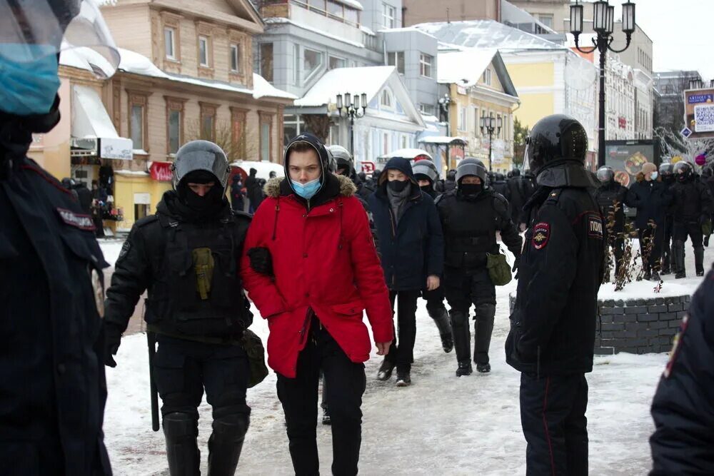 Протесты в Нижнем Новгороде. ОМОН В Нижнем Новгороде сегодня митинг. Митинг в нижнем новгороде