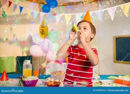 Blow a party horn перевод