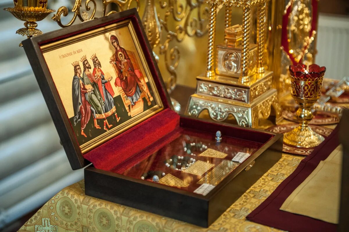 хоругвь церковная ульяновск. подарки волхвов. дары волхвов иисусу христу. дары волхвов подарки. золото ладан и смирна дары волхвов.