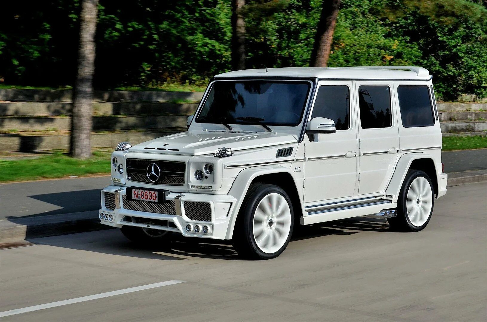 Mercedes-benz g65 amg w463. Тюнингованный мерседес гелендваген. Mercedes benz g55 guard. Gelenwagen. Mercedes benz g63 amg.