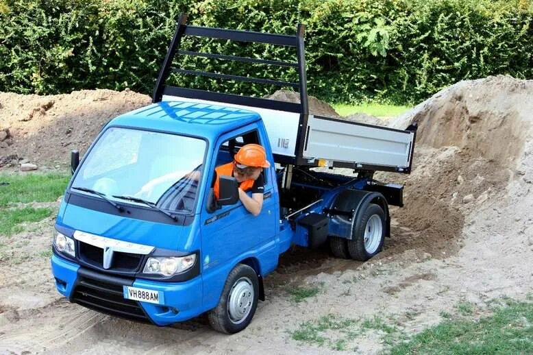 Самосвал Piaggio Porter. Piaggio Porter MAXXI Tipper. Мини самосвал Кубота 4вд. Piaggio Porter MAXXI самосвал.