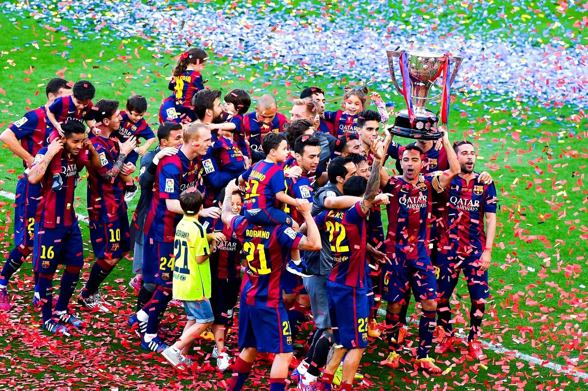 Сайта клуба футбол. Барселона футбольный клуб. Футбольная команда Барселона. FC Barcelona 2015. Фотографии футбольного клуба Барселона.