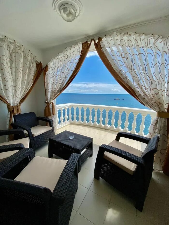 Крым гостиница " на лиманной 25". Отель элита утес. Апартаменты утес крым алушта. Чёрное море лазаревское гостиница. Бунгало алушта.