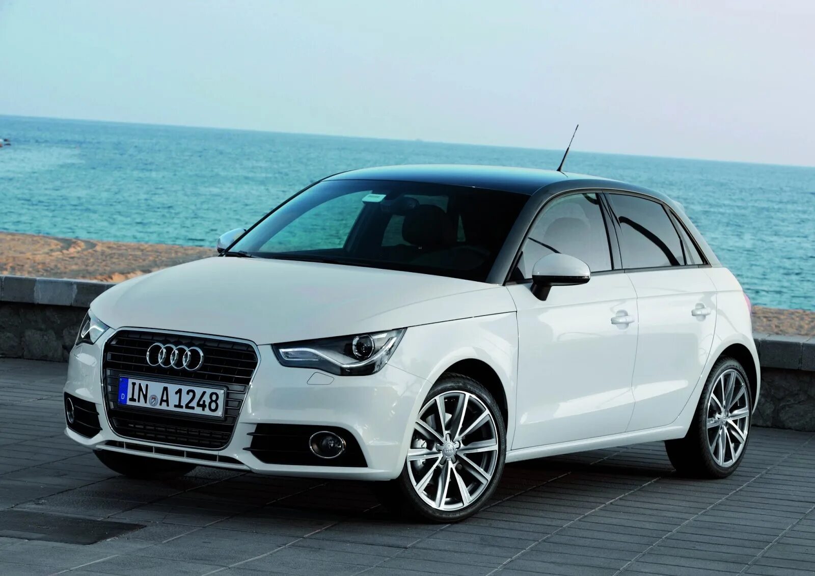 A 1 b 11 a 4. Ауди а1 Спортбэк. Audi a1 Sportback. Audi a1 Sportback 2015. Ауди а1 2012.