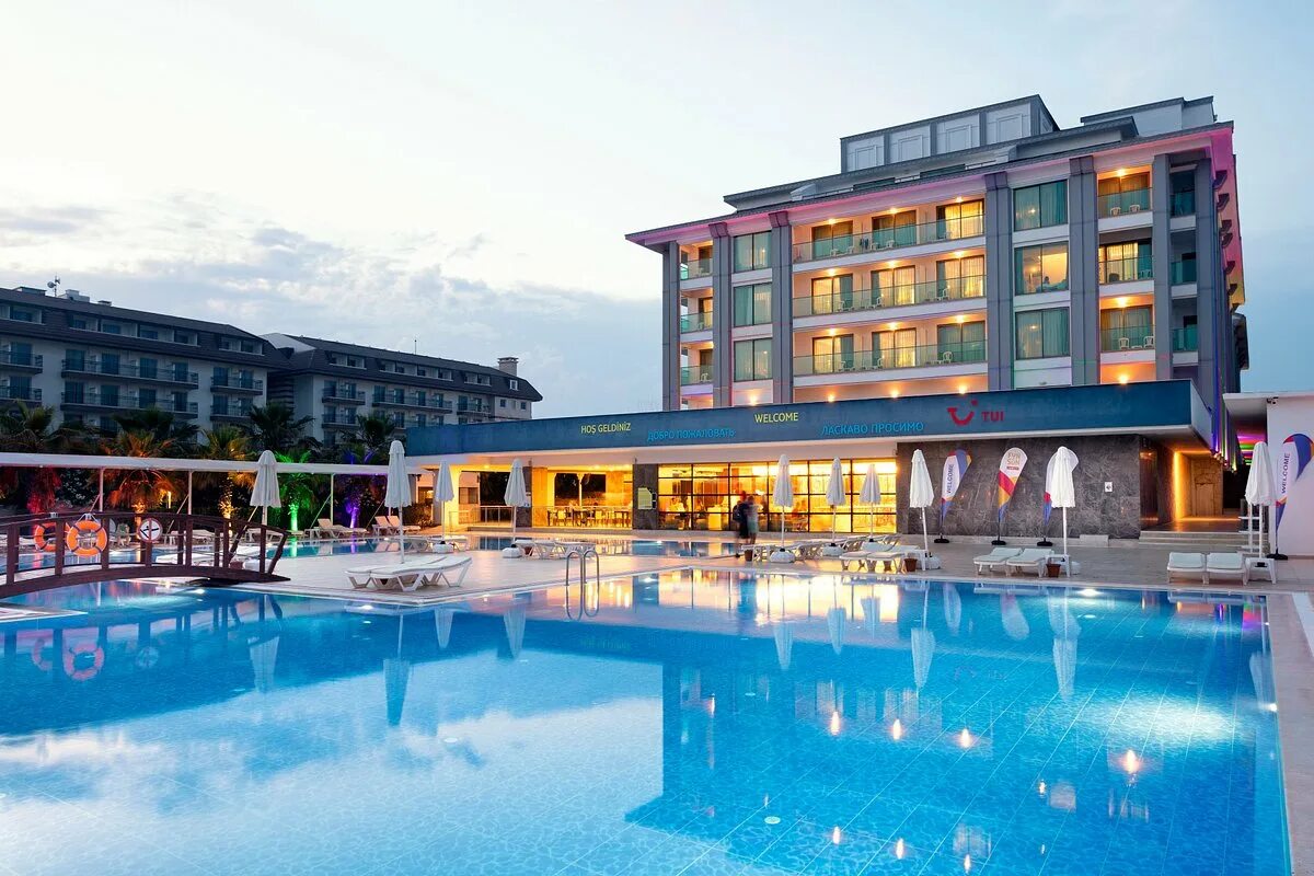 Connected life belek. Fun Sun Family Life Belek 5. Отель фун Сун Фэмили лайф Белек. Fun&Sun Family Life Belek (ex. Day&Night connected Club Life Belek) 5*. Fun&Sun Family Life Belek Instagram.