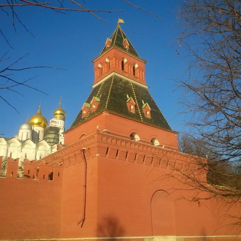 Какие башни в кремле москва. Тайницкая башня башни Московского Кремля. Тайницкая башня Московского Кремля 1485. Московского Кремля – Тайницкая. Тайницкая башня Московского Кремля 15 век.