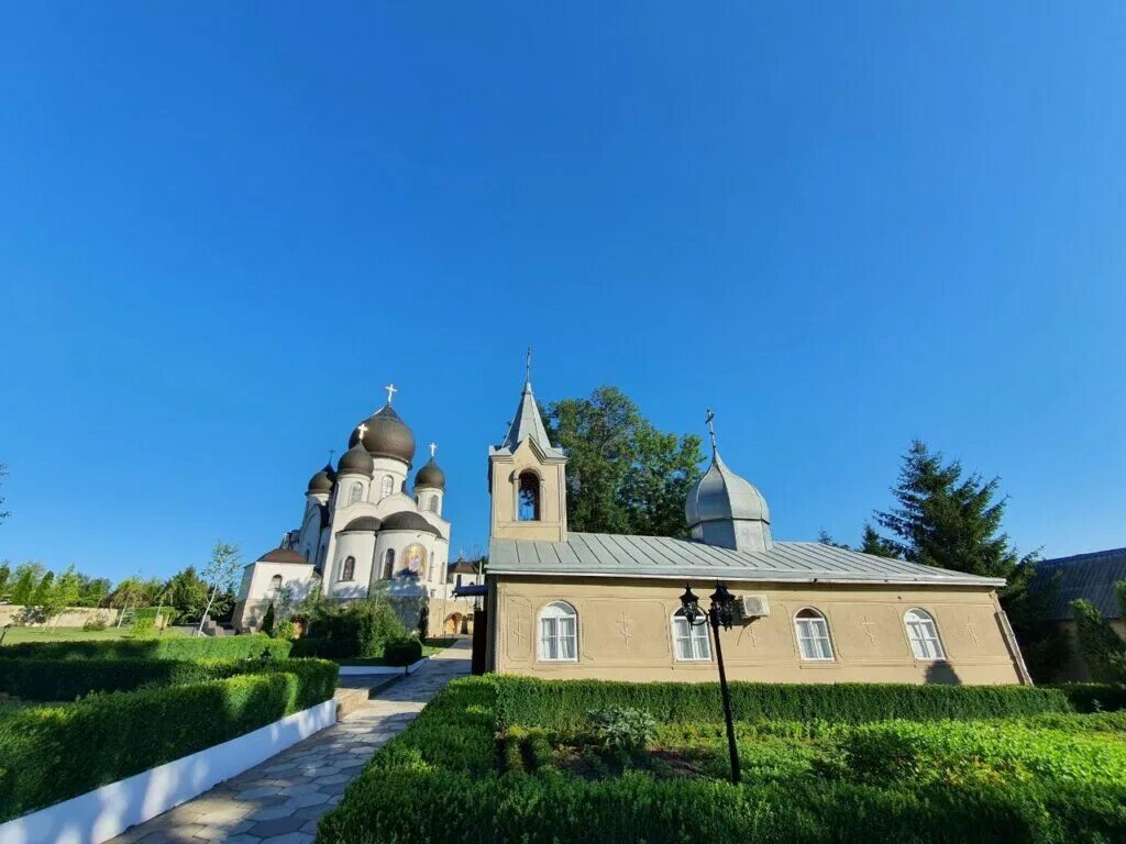 Корсунь орловской. Корсунь монастырь. корсунь орловская область мужской монастырь.