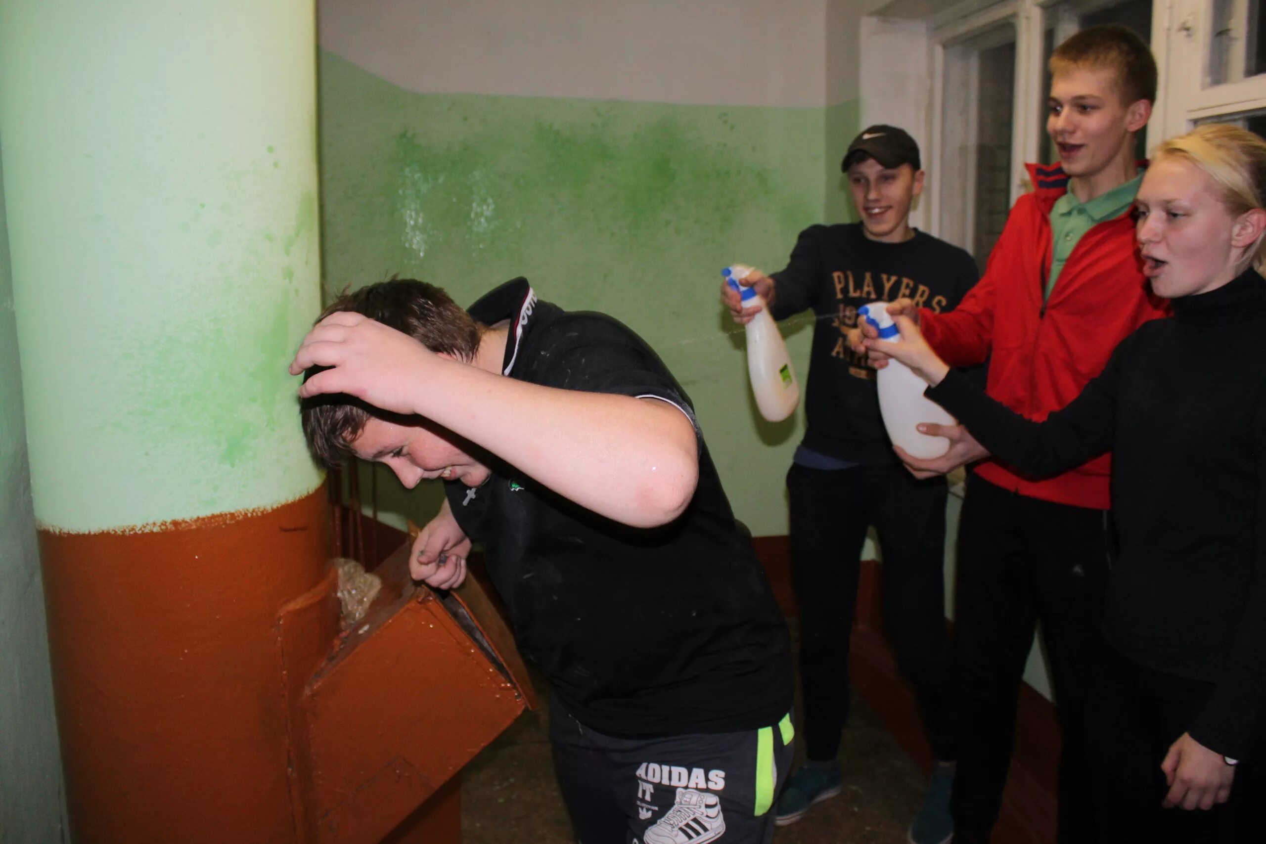 посвящение в жильцы общежития. посвящение в студенты кбгу. посвящение студентов общага. посвящение студентов общага. посвящение в жильцы общежития.