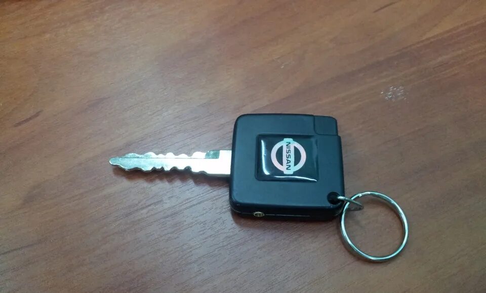 Ключ Альмера Классик b10. Nissan Almera Classic ключ. Nissan Almera Classic b10 ключ. Ключ 3 кнопки Ниссан Альмера.