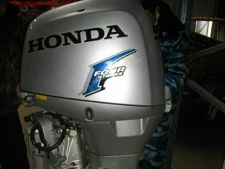 Купить бу лодочный мотор хонда. Honda bf50. Honda 50 Лодочный мотор. Хонда БФ 50. Honda bf50 2004.