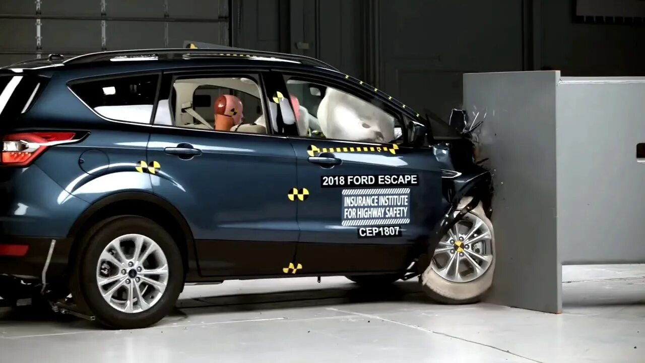 Crash escape. Форд куга 2018 года. форд эскейп 2018 года. краш тест форд куга 2. краш-тест ford escape.
