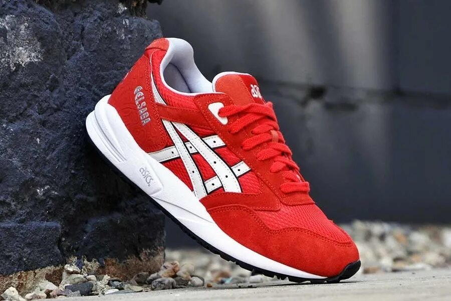 Asics красные. Кроссовки асикс красные. кроссы асикс мужские. asics gel saga. asics кроссовки мужские красные.